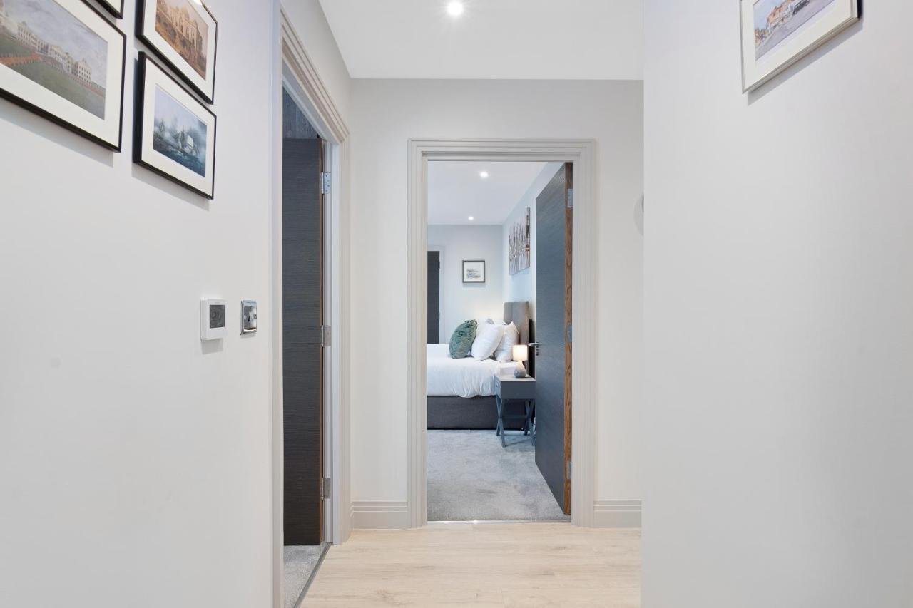 Spacious, 3 Bedroom, 2 Bathroom, Surbiton Екстер'єр фото