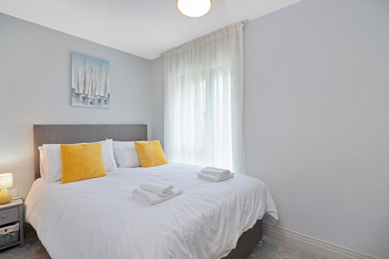 Spacious, 3 Bedroom, 2 Bathroom, Surbiton Екстер'єр фото